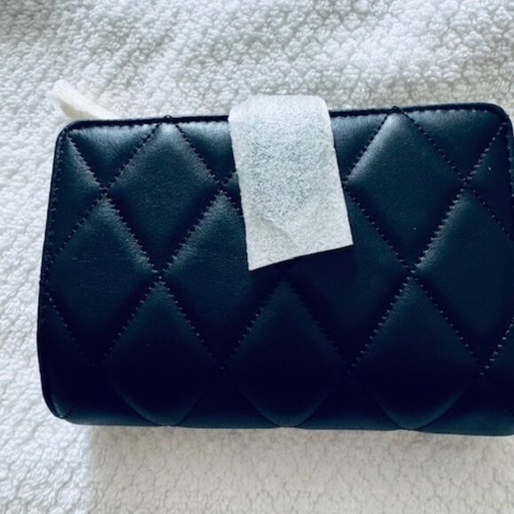 NWT Kate Spade Carey Medium Bifold Wallet Black Quilted Leather $229 - Picture 2 of 6
